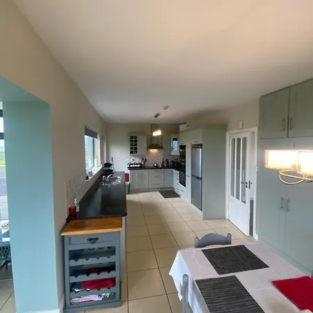 Cosy Family Near Atlantic Views بيت للعطل *