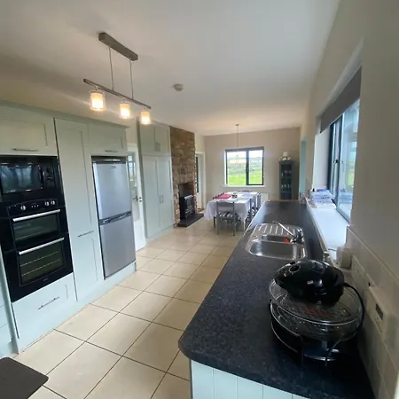 Cosy Family Near Atlantic Views اهينتش