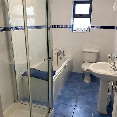 Cosy Family Near Atlantic Views * اهينتش